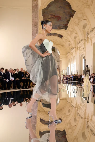 Look 24